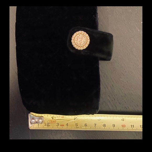 Chanel velour pochette mini bag - Picture 7 of 11